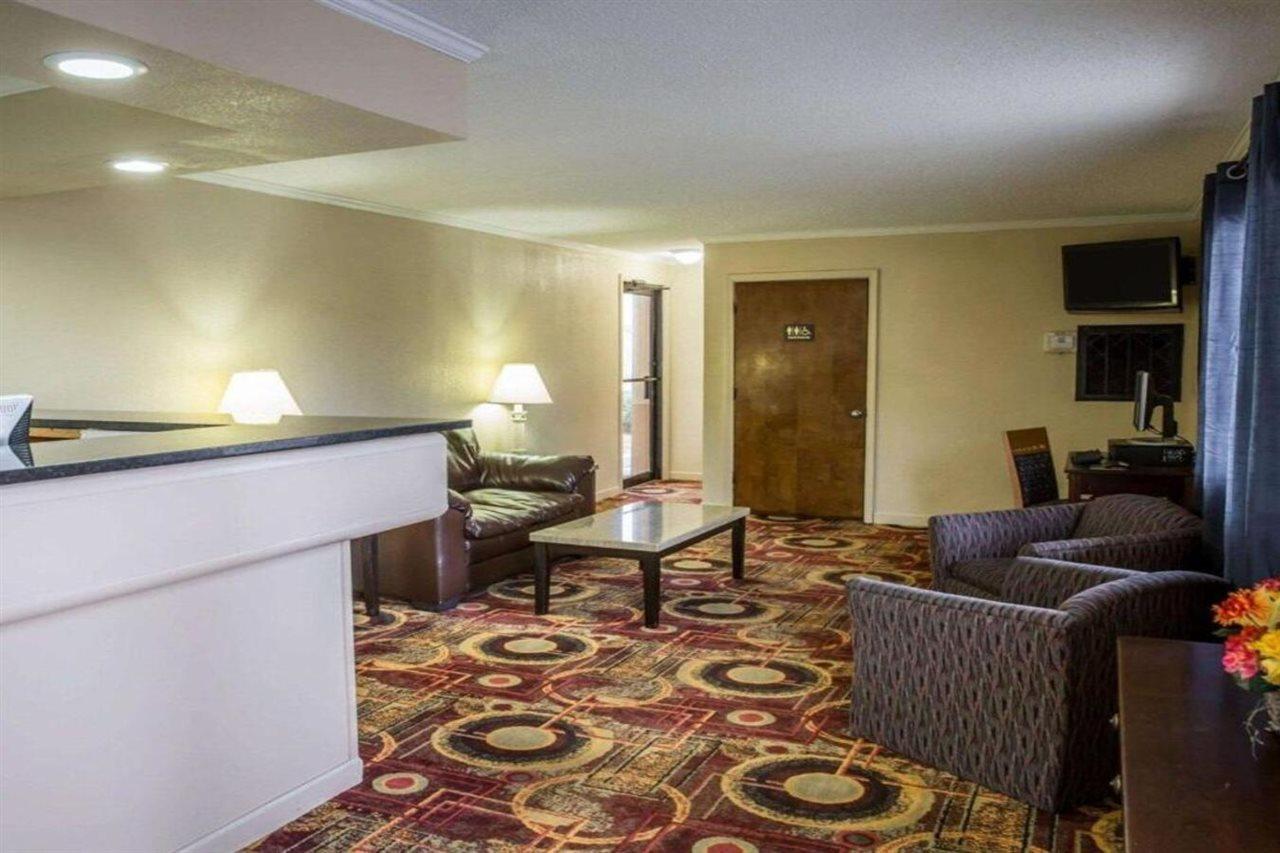 Rodeway Inn & Suites Plymouth Hwy 64 Εξωτερικό φωτογραφία