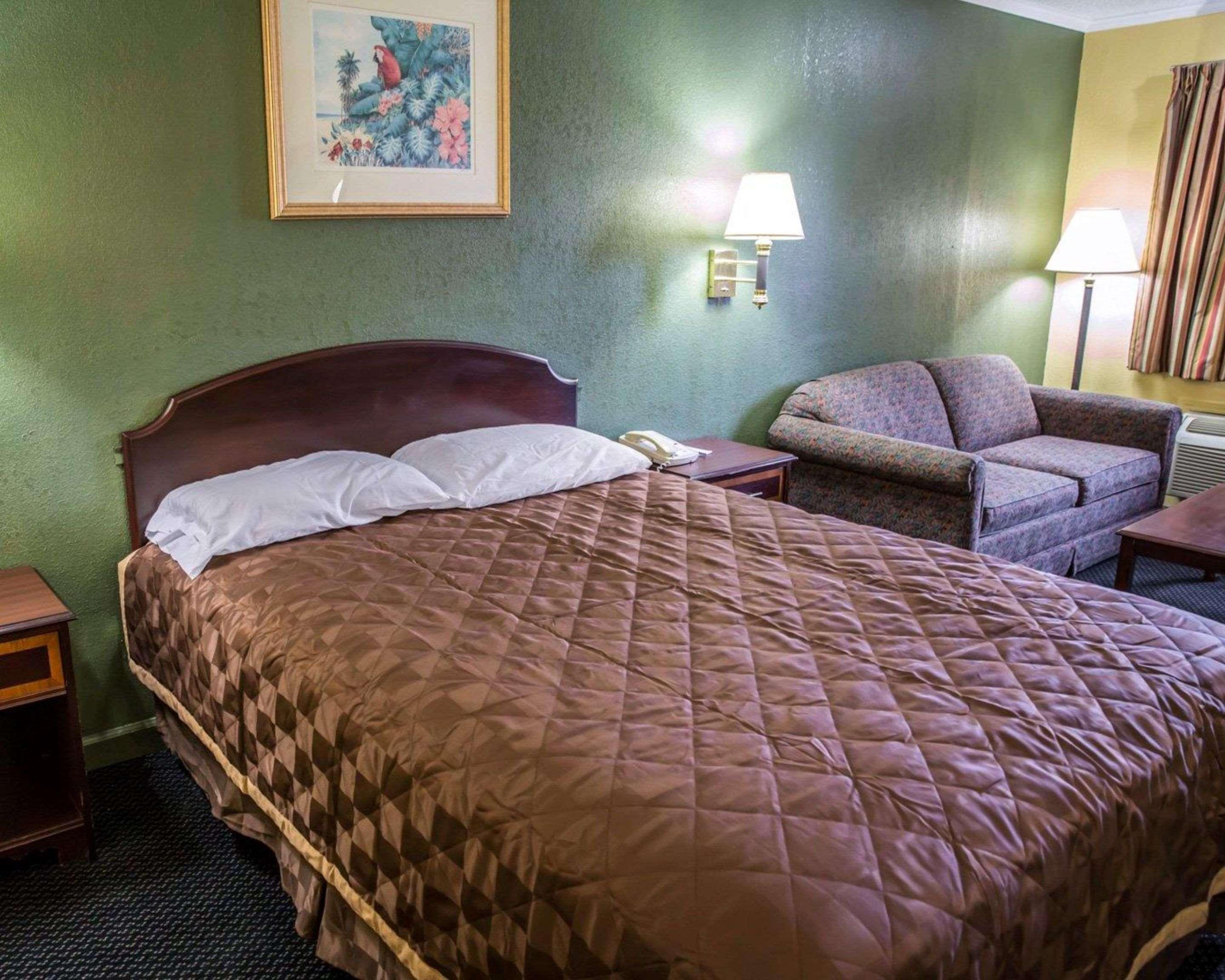 Rodeway Inn & Suites Plymouth Hwy 64 Εξωτερικό φωτογραφία