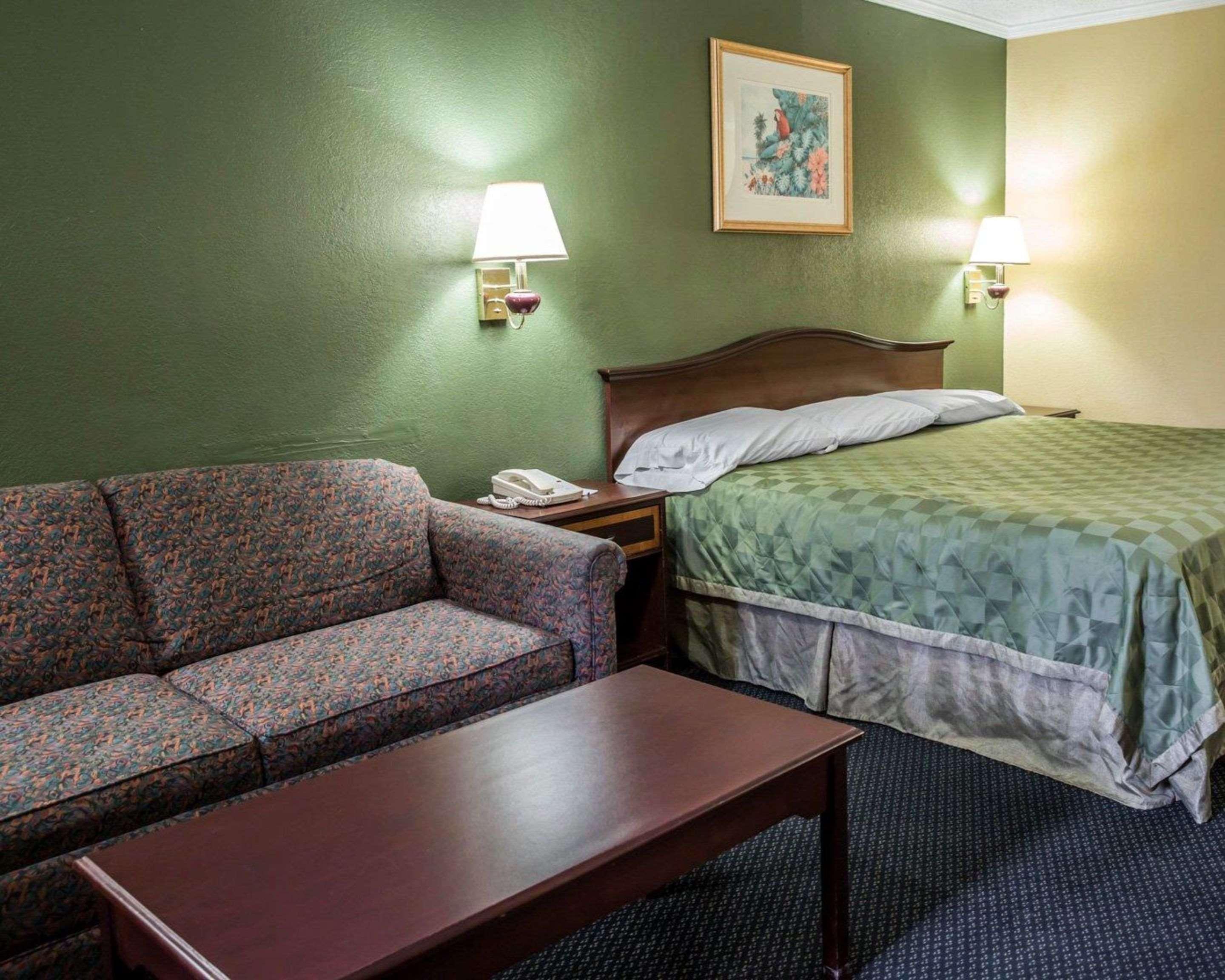 Rodeway Inn & Suites Plymouth Hwy 64 Εξωτερικό φωτογραφία