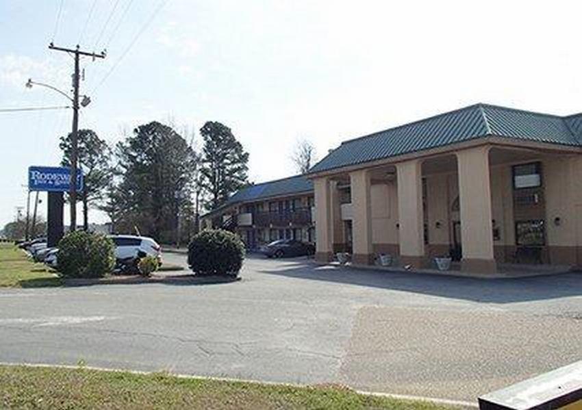 Rodeway Inn & Suites Plymouth Hwy 64 Εξωτερικό φωτογραφία