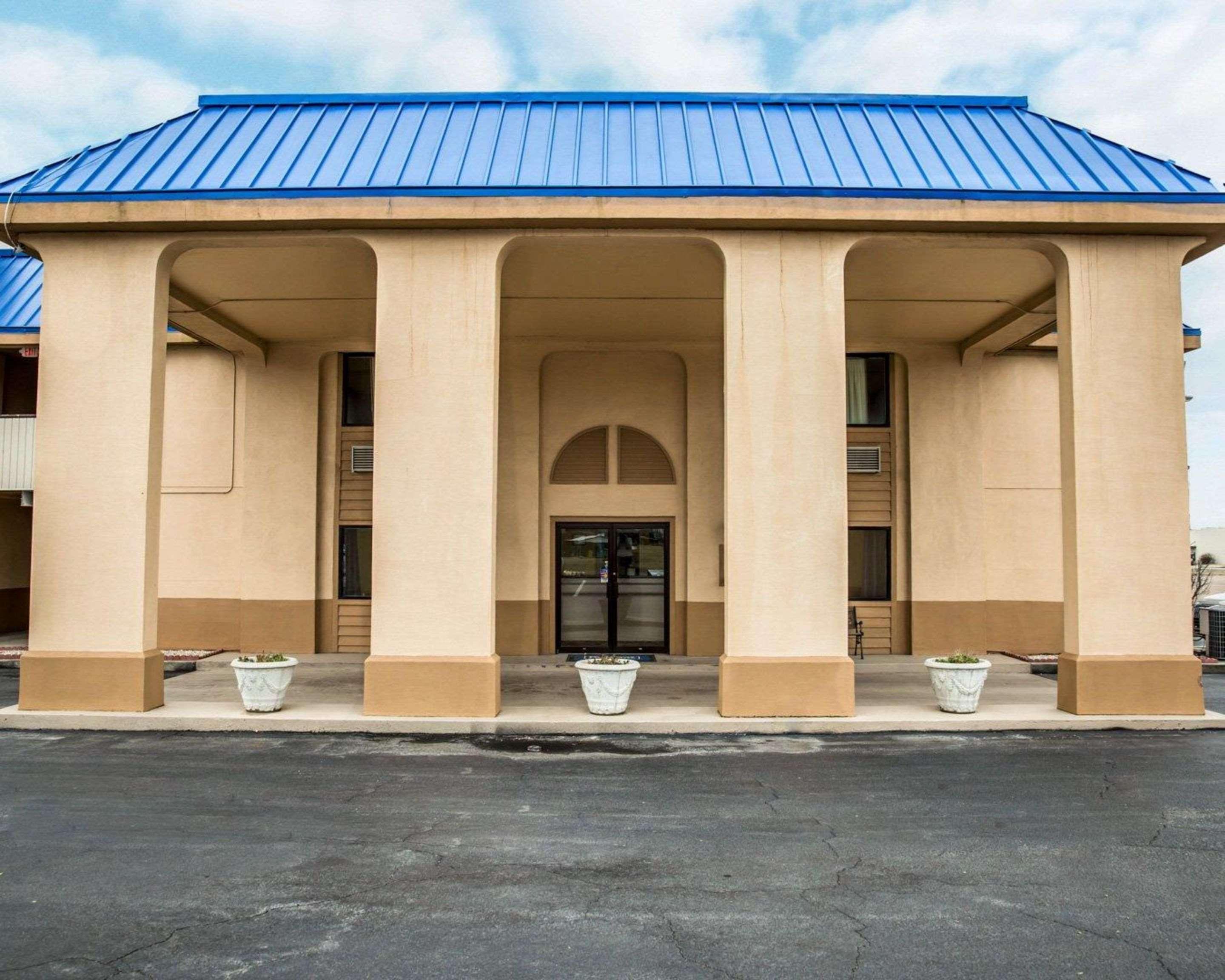 Rodeway Inn & Suites Plymouth Hwy 64 Εξωτερικό φωτογραφία