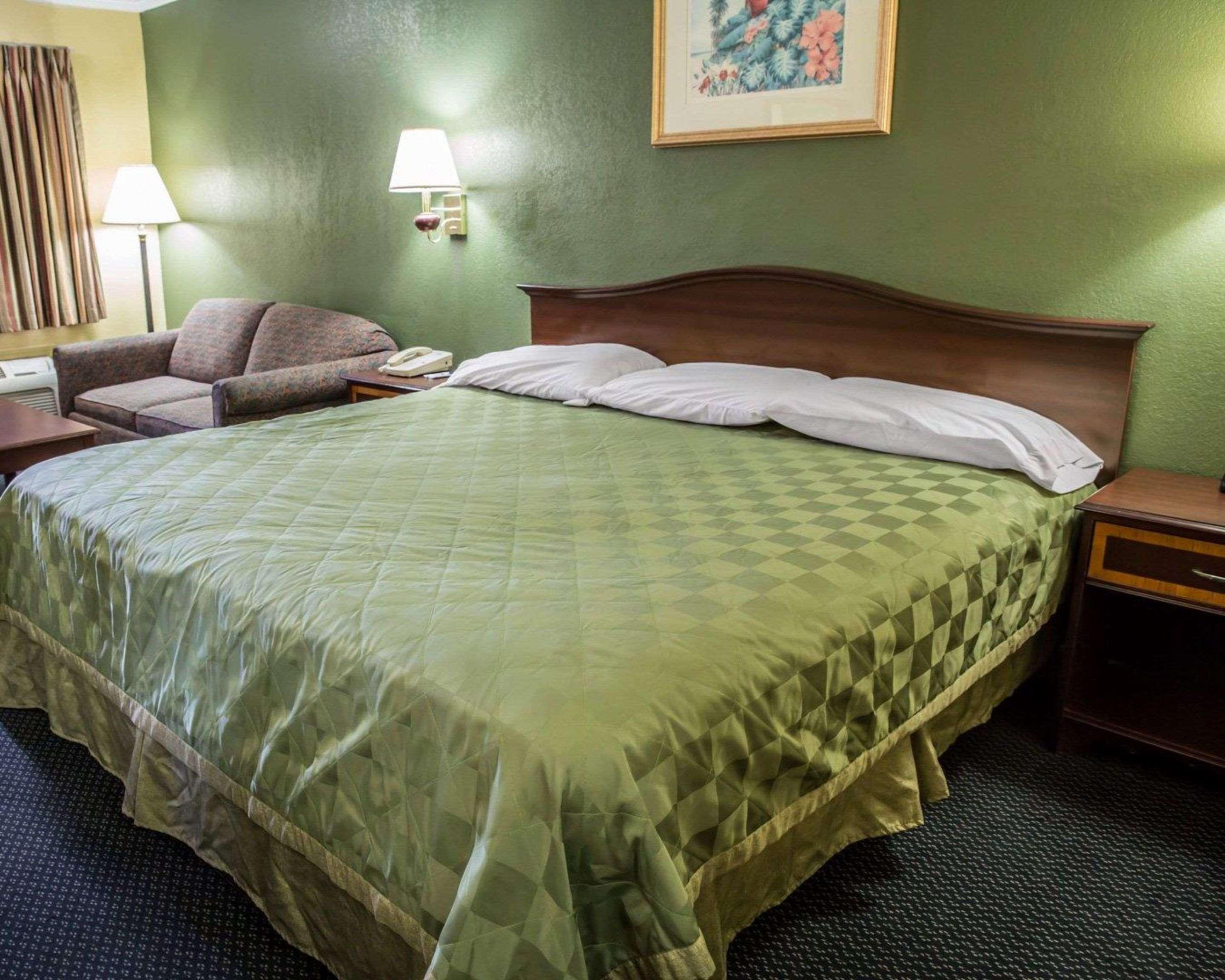Rodeway Inn & Suites Plymouth Hwy 64 Εξωτερικό φωτογραφία
