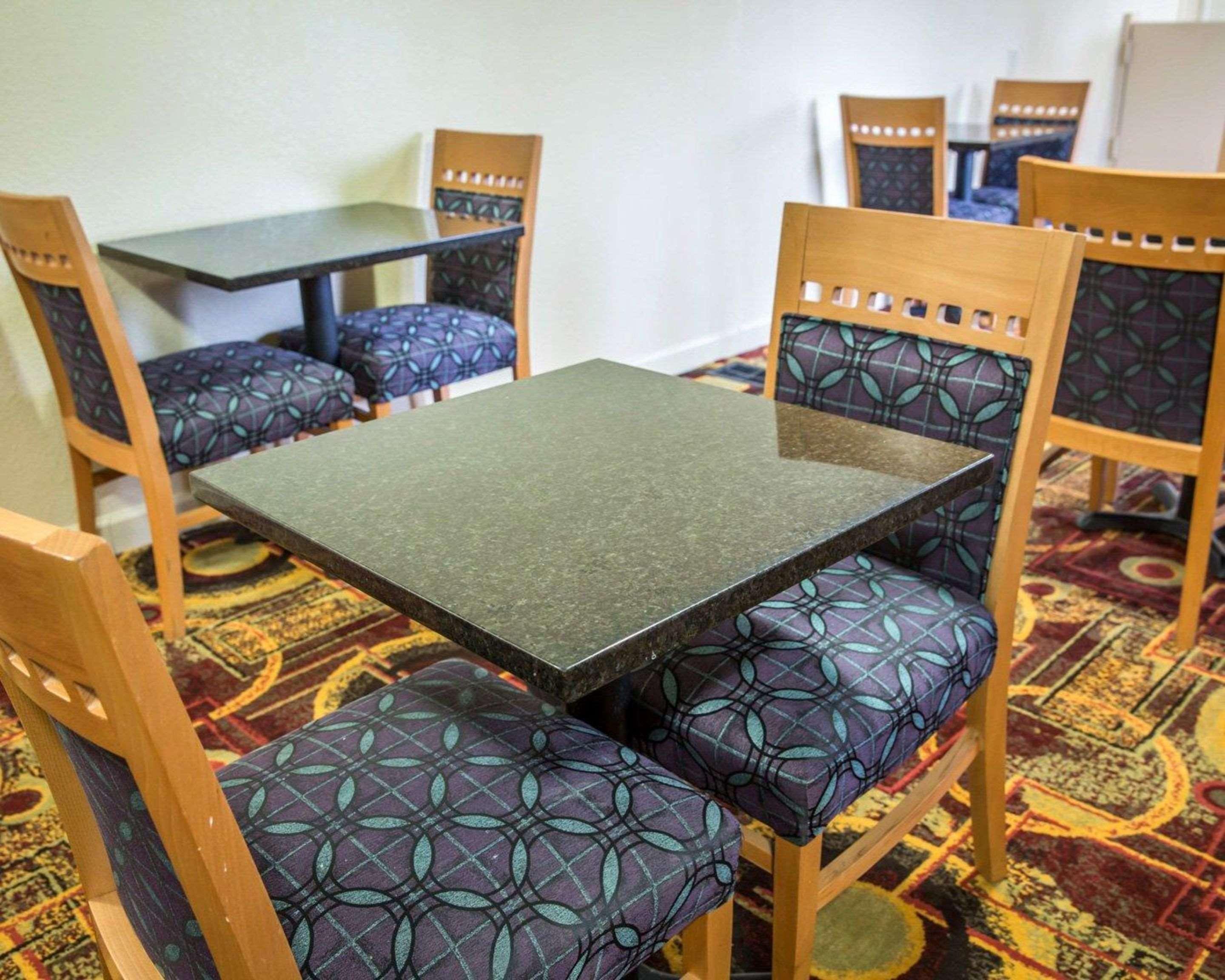 Rodeway Inn & Suites Plymouth Hwy 64 Εξωτερικό φωτογραφία