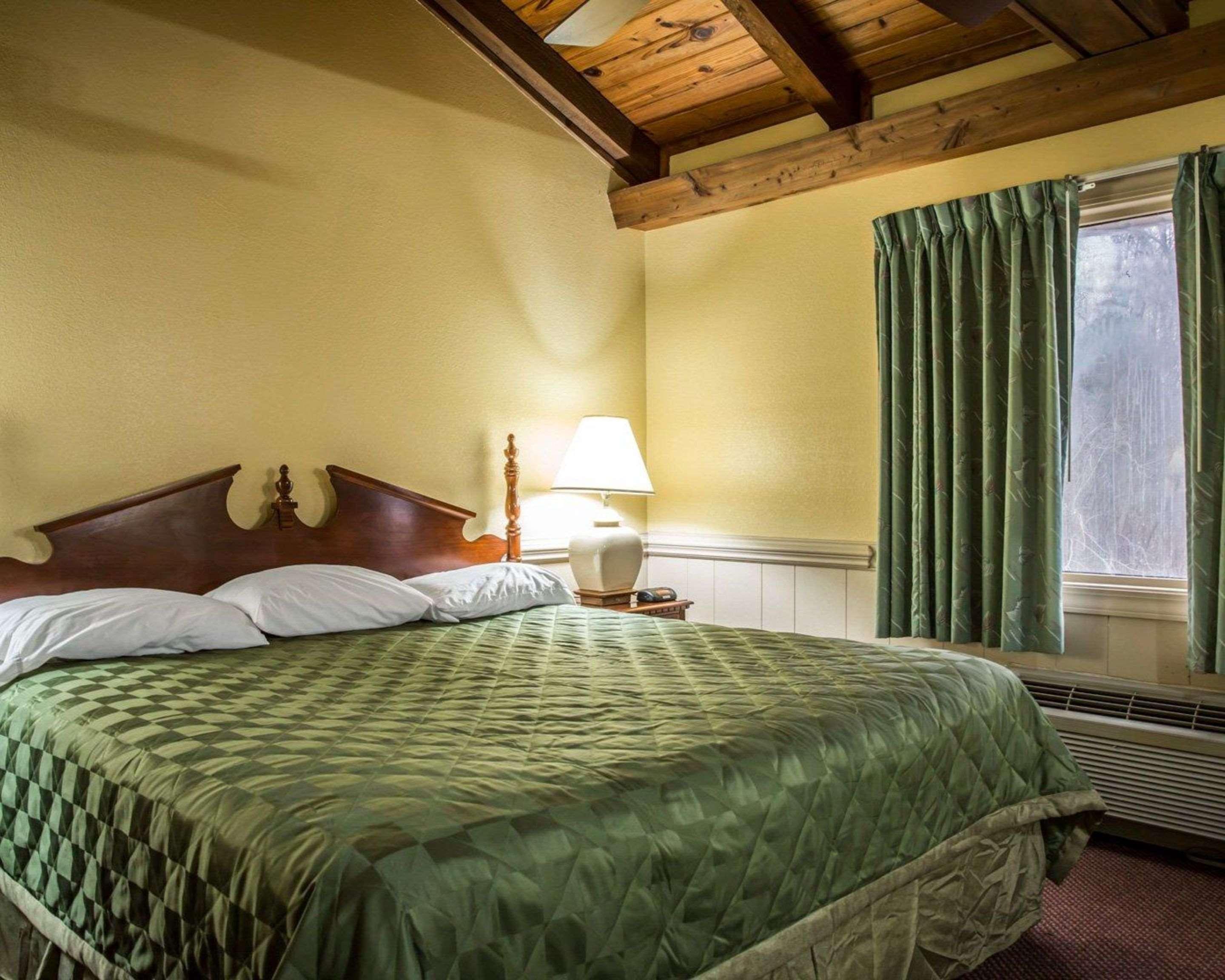 Rodeway Inn & Suites Plymouth Hwy 64 Εξωτερικό φωτογραφία