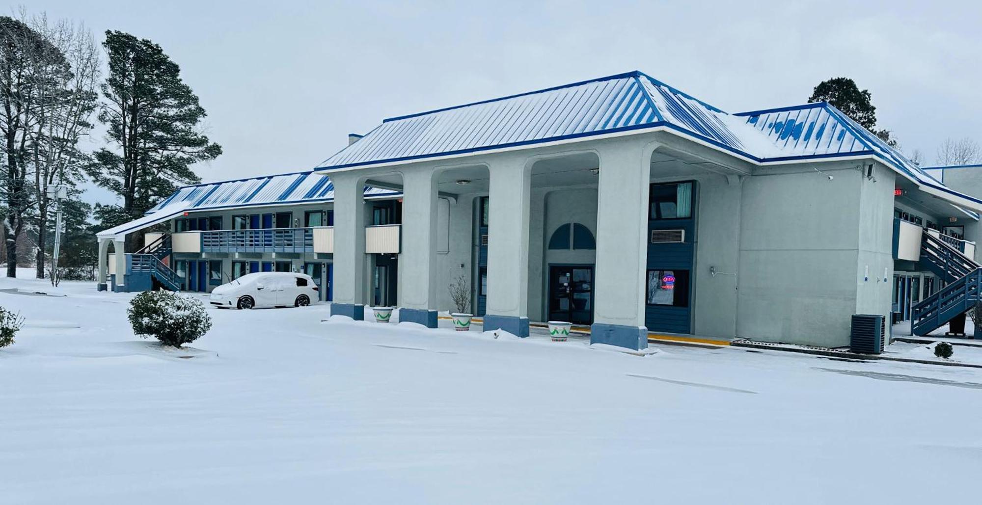 Rodeway Inn & Suites Plymouth Hwy 64 Εξωτερικό φωτογραφία