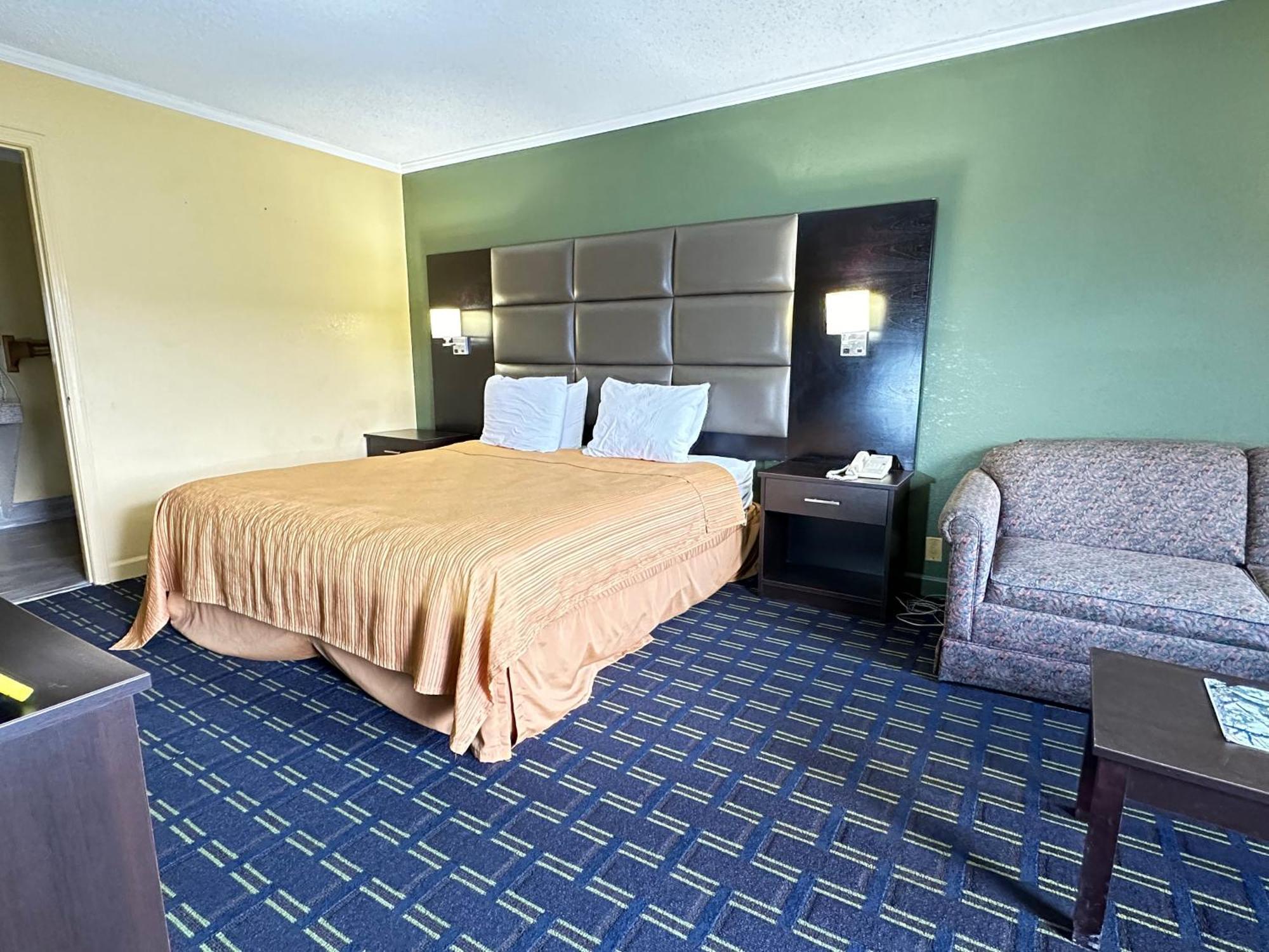 Rodeway Inn & Suites Plymouth Hwy 64 Εξωτερικό φωτογραφία