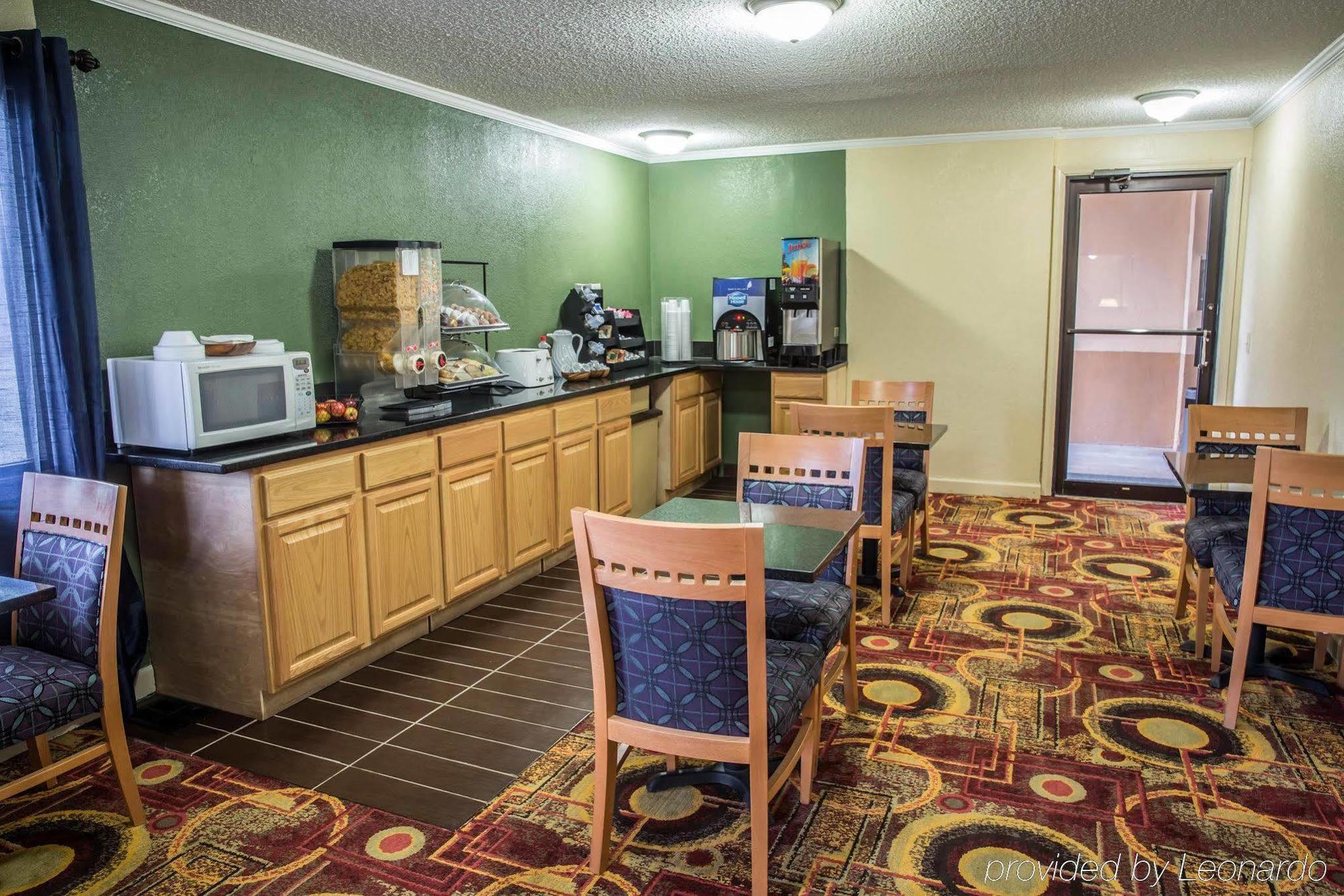 Rodeway Inn & Suites Plymouth Hwy 64 Εξωτερικό φωτογραφία